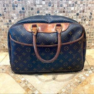 Authentic Louis Vuitton Deauville Monogram Canvas